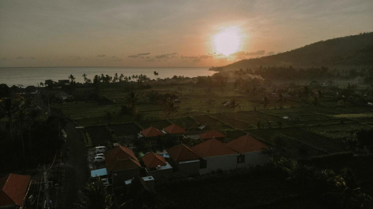 Damar Sanjaya Uttama Vila Amed Exterior foto